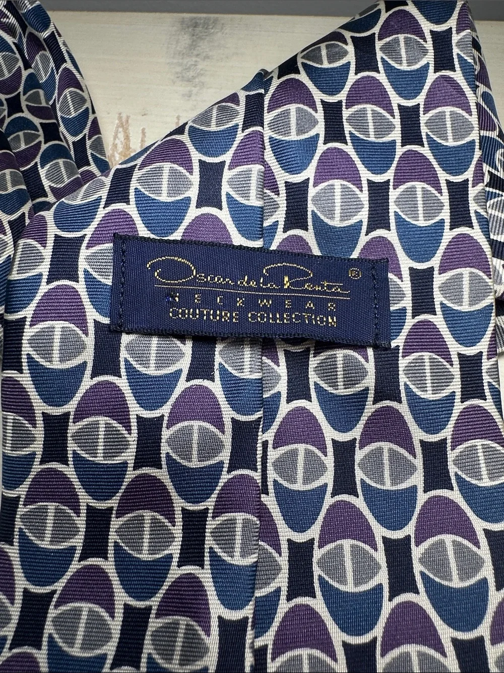 Oscar de la Renta Men's Geometric Pattern Silk Tie in Navy and Purple